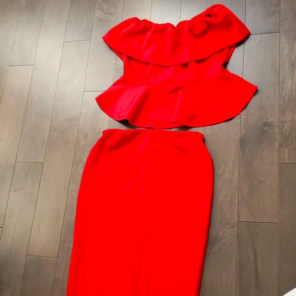 Women's Plus Size 2X Red Top & Skirt Set